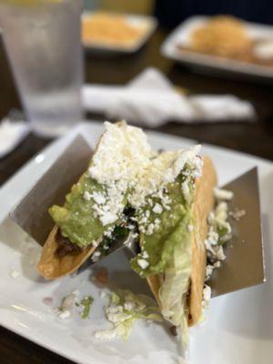 Two Hardshell Tacos de Asada