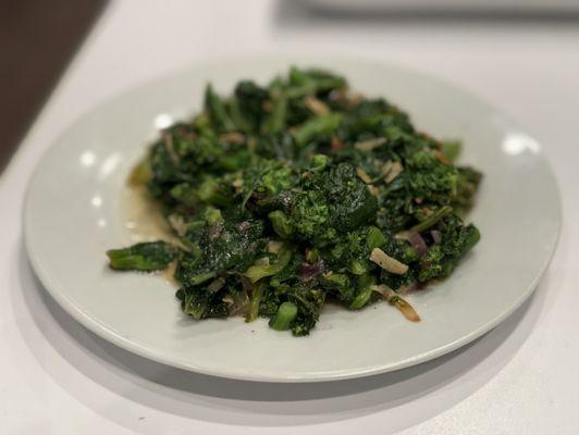 I asked for broccoli rabe instead of pasta with my entree and they were happy to oblige!