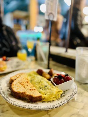 Omelette with potatoes and spinach