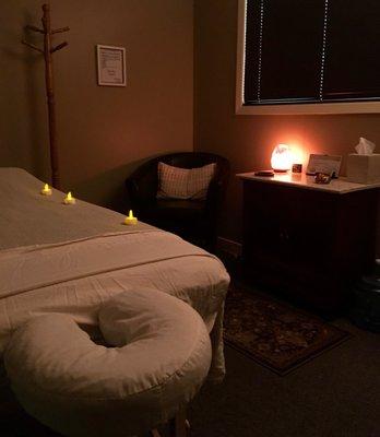 My massage sessions incorporate an integration of sports, deep tissue, neuromuscular and compression release techniques.