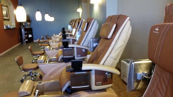 New T4spa chairs with Human Touch® Massage