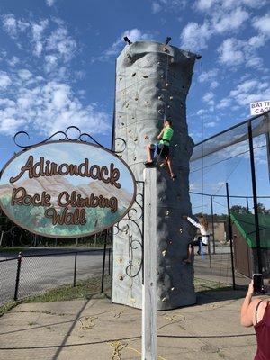 Rock climbing wall