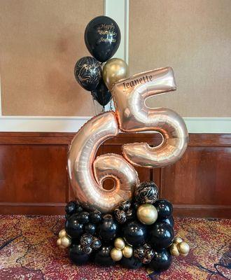 Balloon marque with a small helium bouquet