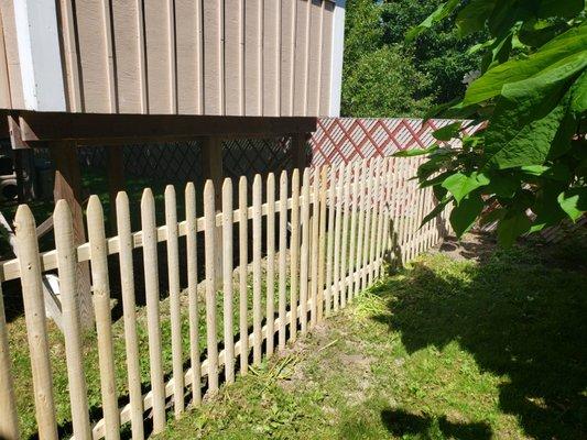 Stockade Picket Fence