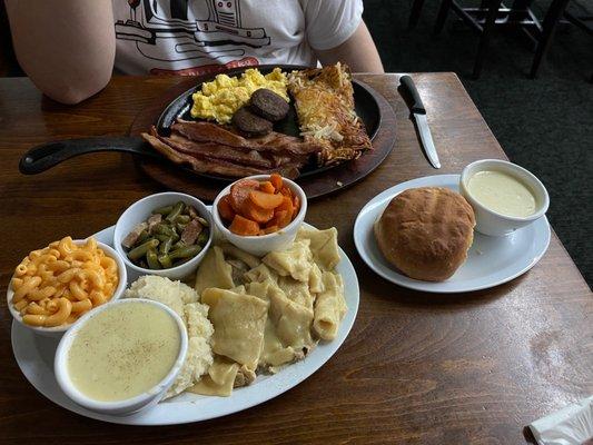 Took my son here to eat for the first time so he can try some of the best home cooking here in Houston.