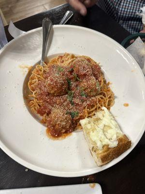 Spaghetti and meatballs