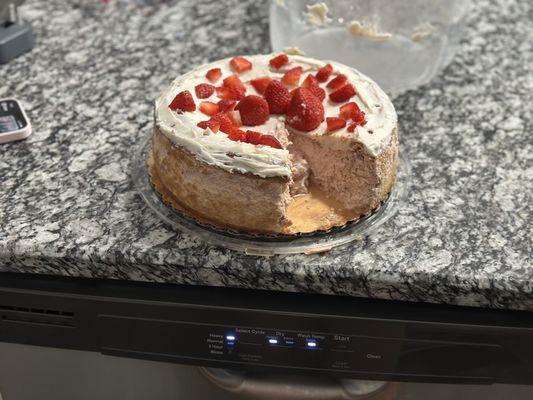 Strawberry keto cheesecake