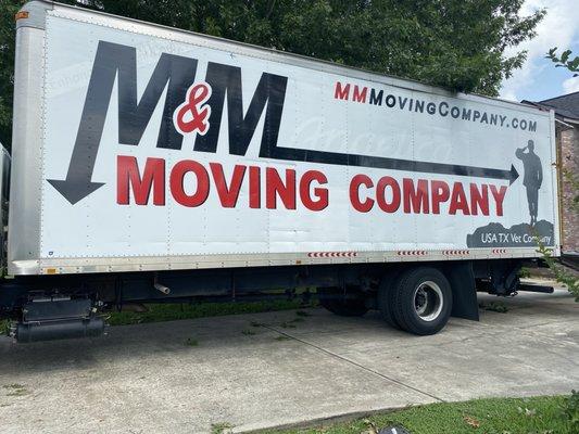 Moving truck