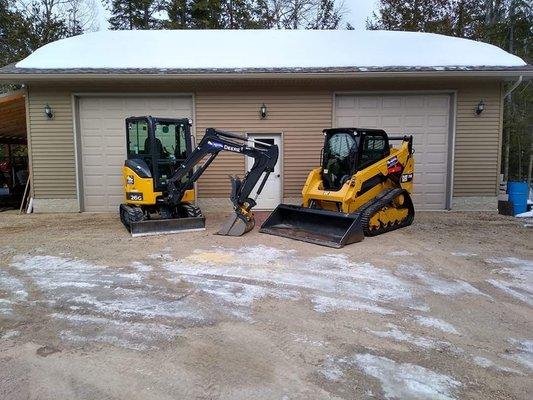 John deer mini excavator & CAT 259D skid steer