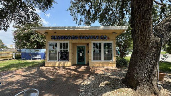 Front of Seabrook Waffle Co.