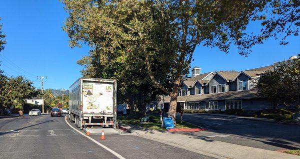 Truck blocking crosswalk and blocking bike lane