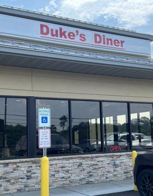 The front of Dukes diner