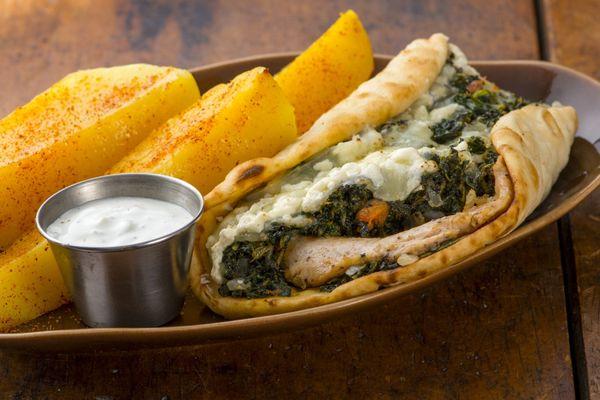 Spinach chicken pita