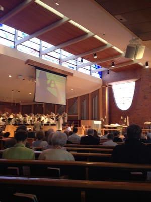 Pipe organ and full choir