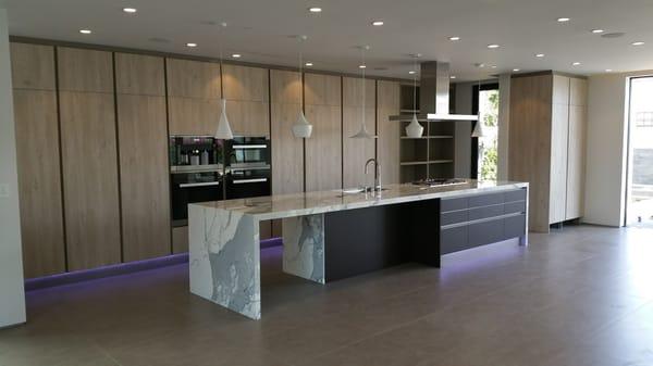 Modern kitchen from Italy   "Lubecucine"