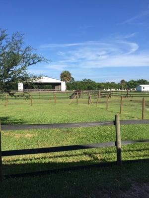 Indoor/outdoor arena