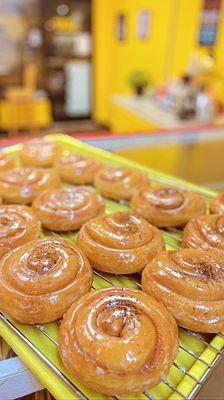 Cinnamon Roll      King Donuts