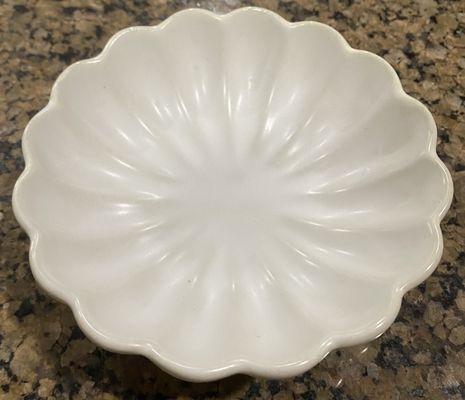 Bought this adorable scalloped dish, great size foe a lot of things!