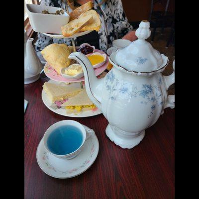 Moonlight Bay tea with the King Triton tier tray