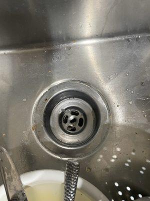 Unclogging sink