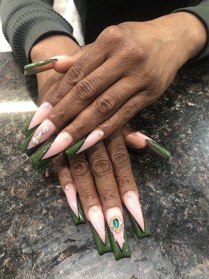 Mi mi did my nails thank you been going there since I was 15 she knows my whole family