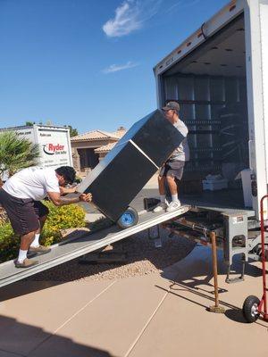 900lb Safe being unloaded with ease!