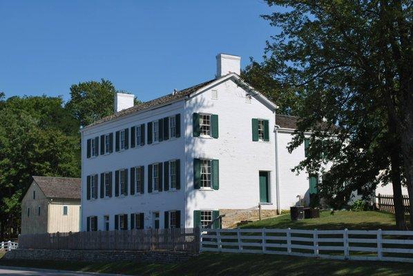 Huddleston Farmhouse Inn Museum