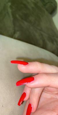 Uneven nails and shape