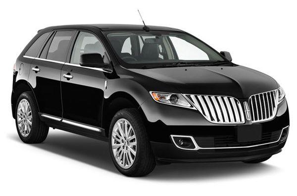 Sleek, sophisticated, and stylish: the Lincoln MKT Black edition - La Vip Car Service