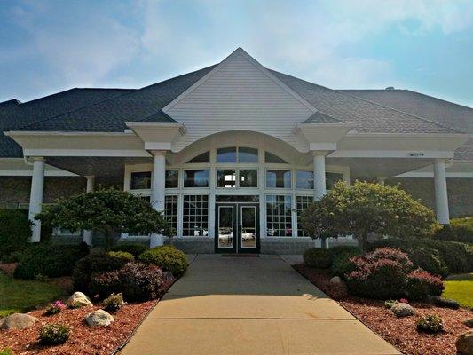 FRONT CLUBHOUSE ENTRANCE