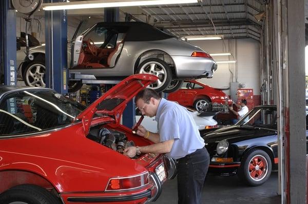 Tony working on a 1972 911S