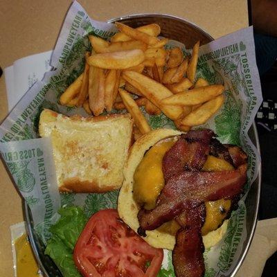 Bacon Cheeseburger with fries. It was decent (not the best but not the worst)