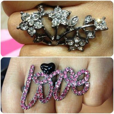 OMG! These rings are cute. I'll have to go back and buy it!