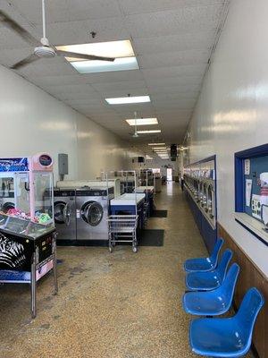 Dolly's Coin Laundry