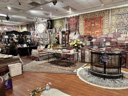 Aladdin Rugs and Fine Art Gallery