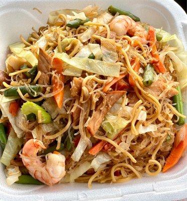 Bihon and canton noodles as requested for this pancit. Excellent! Highly recommend!