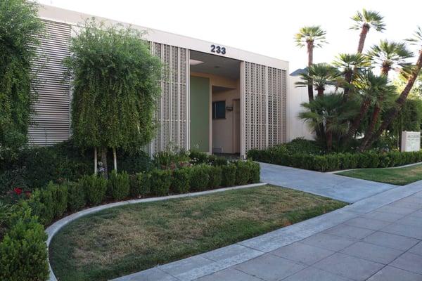 Cajon Dental, Front of building.