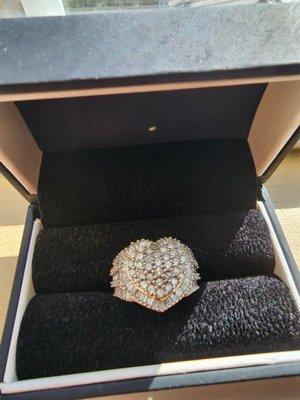 3 Karot heart  shaped ladies' diamond ring $500. Best prices ever