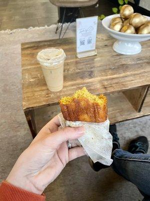 Large Iced Cookie Butter Latte & Muffin Bread