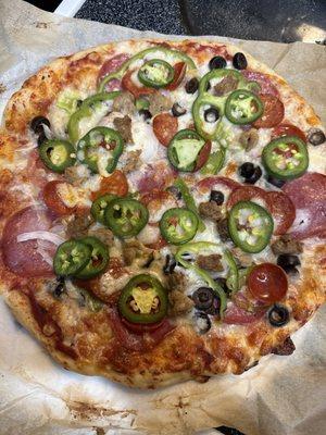 Medium combination no mushrooms substituted with jalapeños