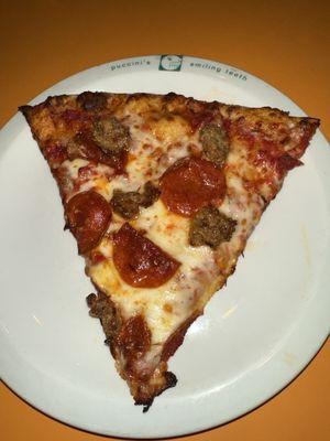 I chose the Wednesday meat slice (peperoni and sausage). There is also a daily veggie slice option.