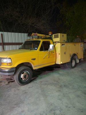 Service truck with a 5k pound crane that'll help with roadside repairs that'll help with repairs that are to heavy for us to lift.