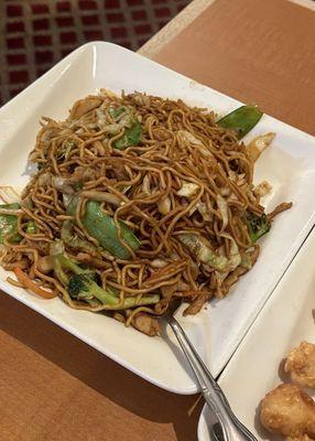 Chicken Lo Mein