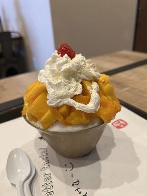 Mango bingsu