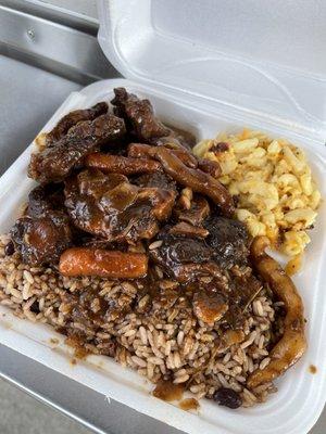 Oxtails Medium Lunch