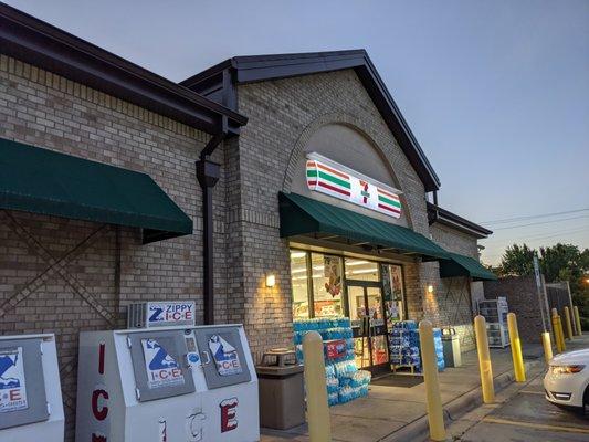 7-Eleven on Pineville-Matthews Road, Charlotte