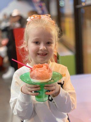 Sno cone! Really big. Comes with a color change spoon.