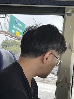 Haircut 3 days after. Please don't go here