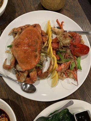 Live Canadian Crab and Lobster with green onion and ginger.