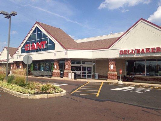 GIANT Food Stores